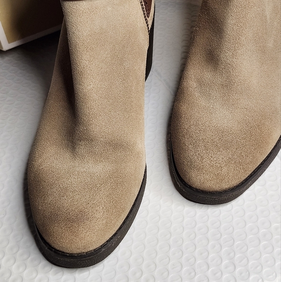 Michael Kors Women's Suede Faun Boots Size 8 - Picture 2 of 13